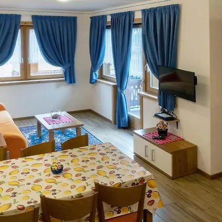 Holidays Apartment *