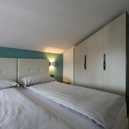 Holidays Apartment *